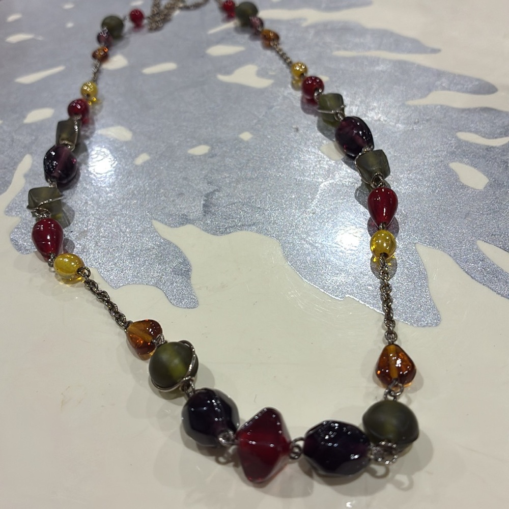 Elegant Multicolor Variety Lucite And Glass Like Beaded Necklace - Picture 3 of 7